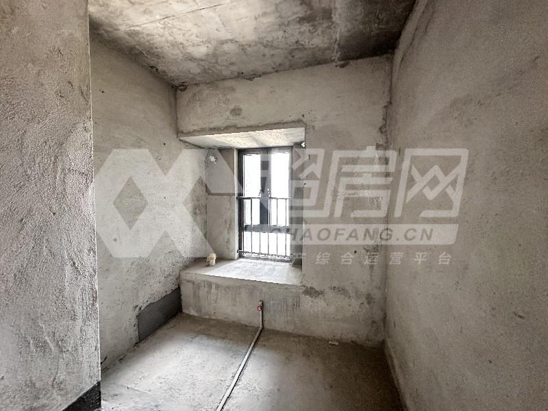 卓越蔚蓝星宸二手房厨房及卫生间