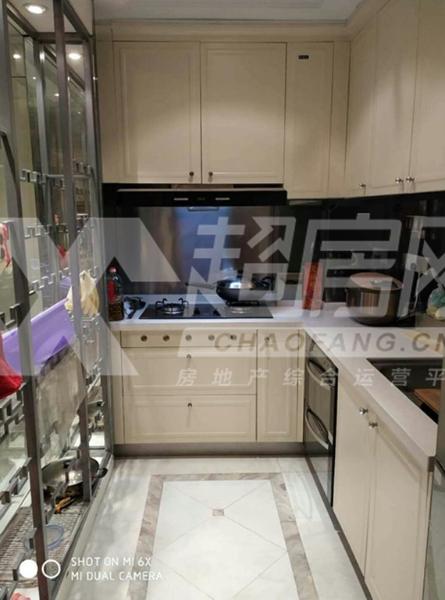水岸珑庭二手房厨房及卫生间