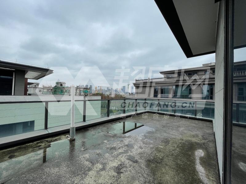 华侨城蓝楹湾公馆二手房阳台