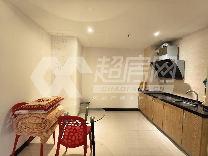 柏涛湾出租房厨房及卫生间