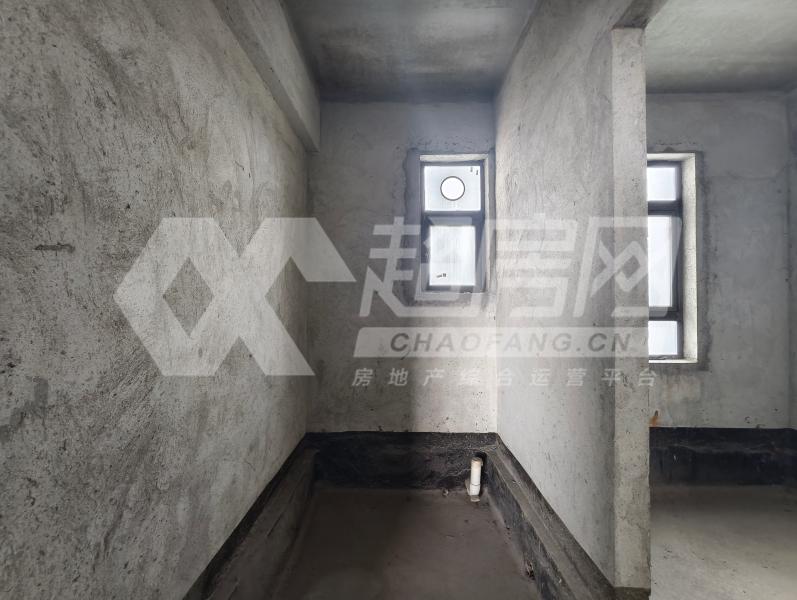 君临名邸二手房厨房及卫生间
