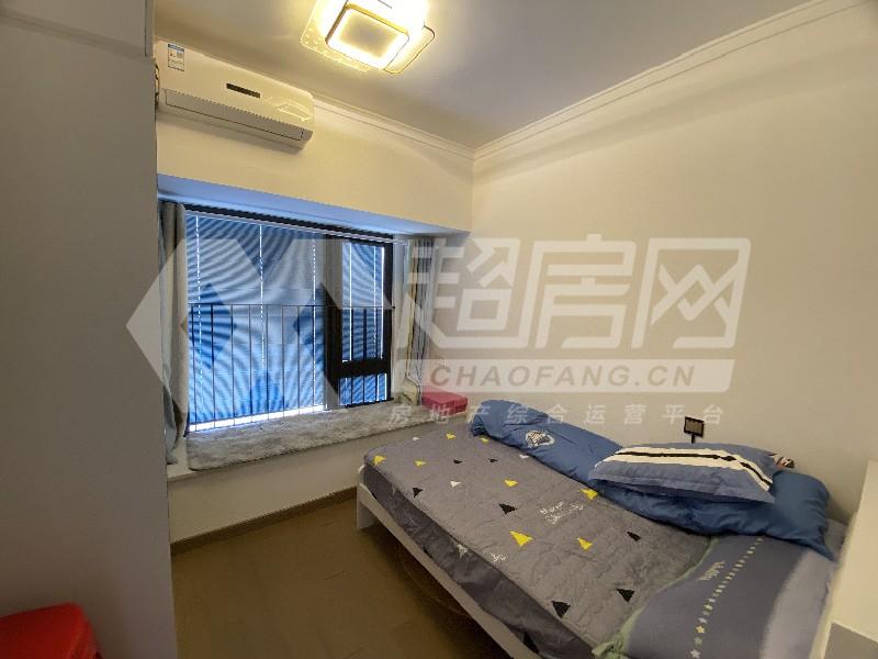 金地自在城二手房卧室