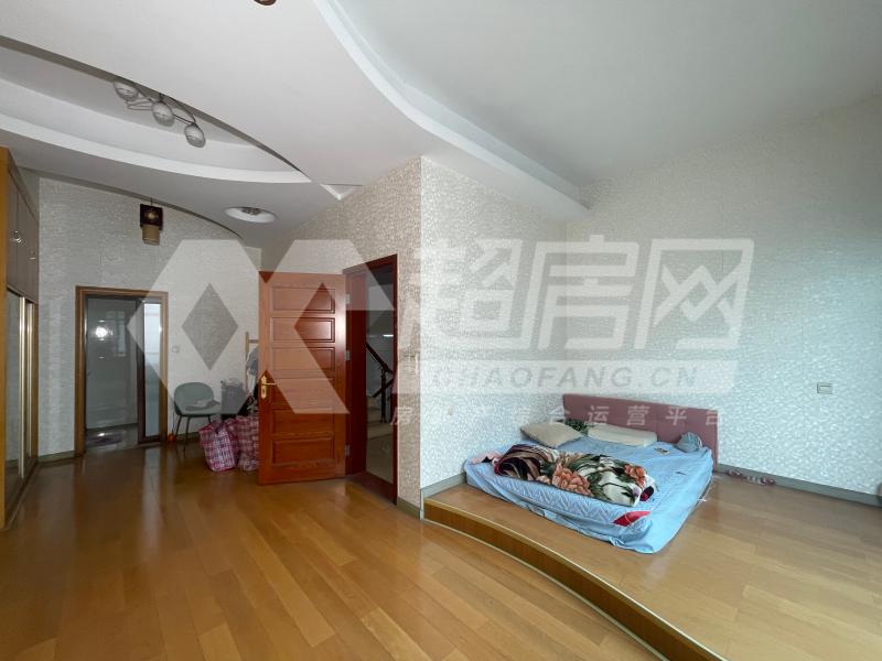 长丰苑南苑（别墅）二手房卧室