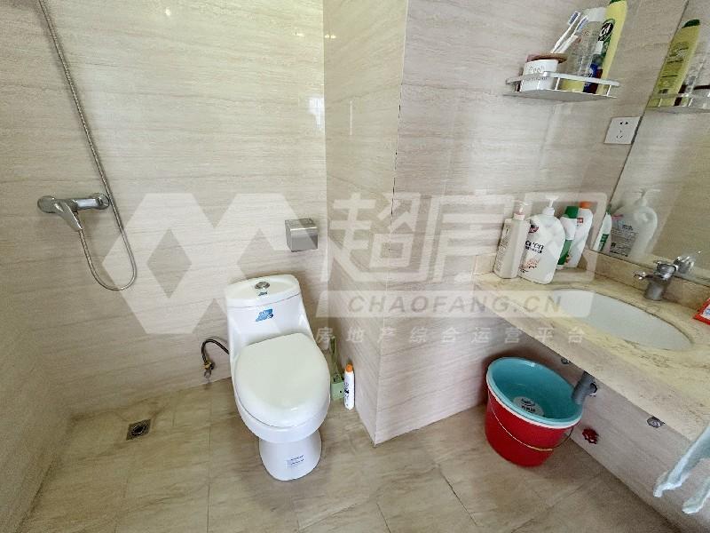 柏涛湾二手房厨房及卫生间