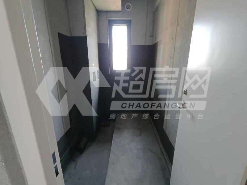 融创滨江粤府二手房厨房及卫生间
