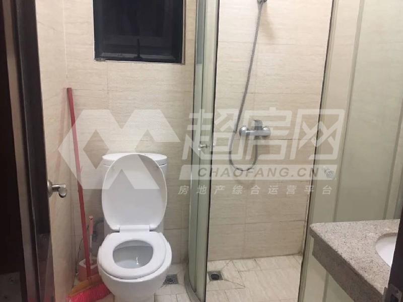 圣堡莱公馆二手房厨房及卫生间