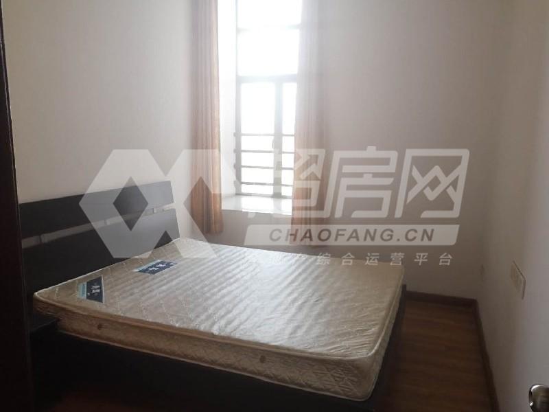 圣堡莱公馆二手房卧室