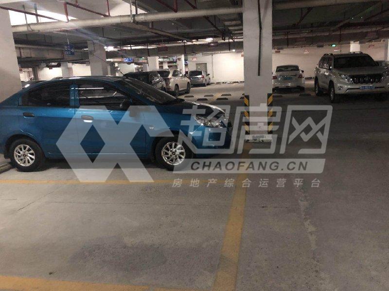 尚湖湾二手房客厅