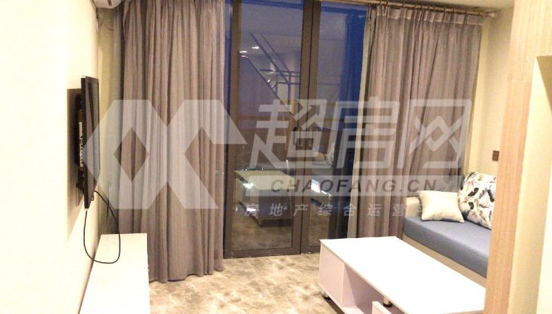 龙成国际二手房客厅