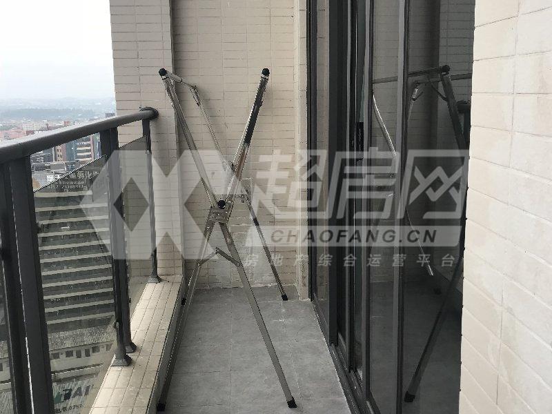 龙成国际二手房阳台