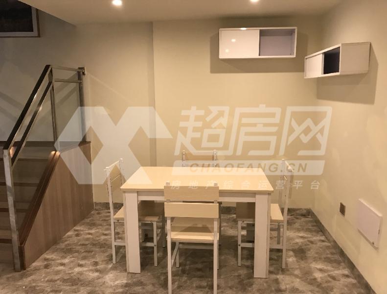 龙成国际二手房卧室