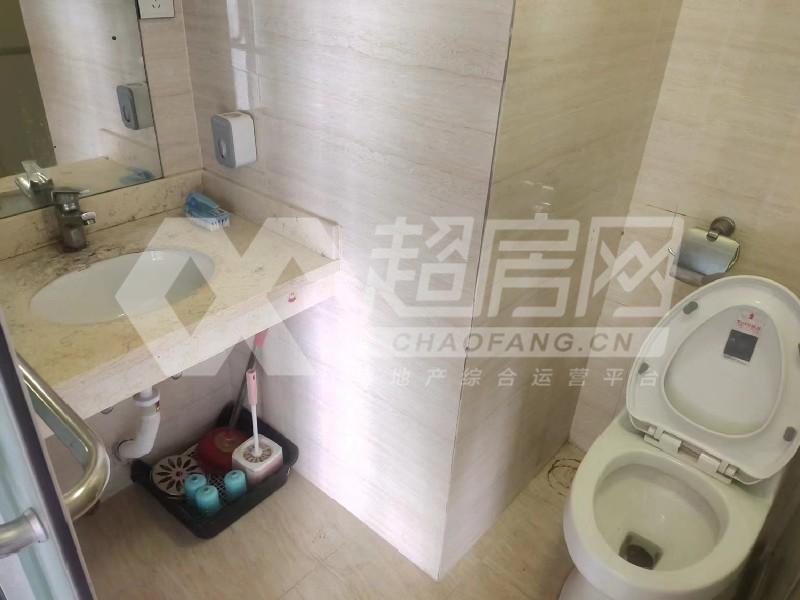 柏涛湾出租房厨房及卫生间