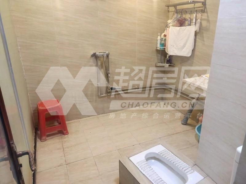 柏涛湾二手房厨房及卫生间