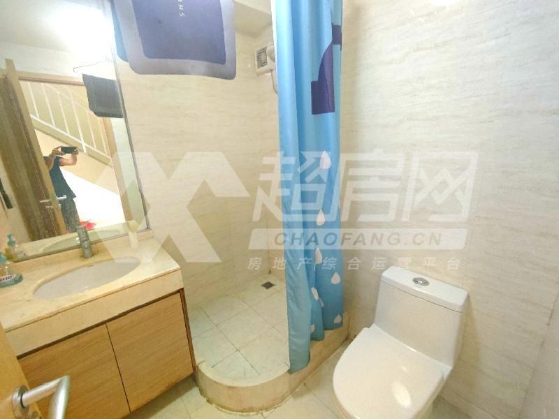 绿地中心（商住楼）二手房厨房及卫生间