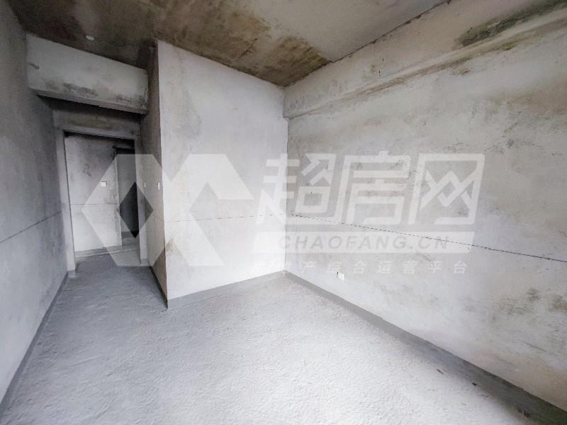 新城湾畔二手房卧室