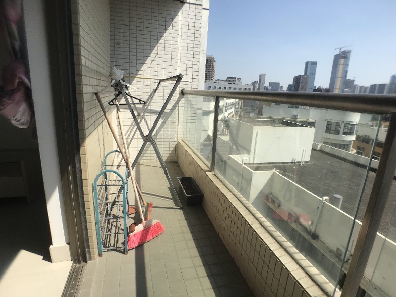 嘉仑台出租房阳台