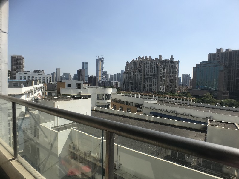 嘉仑台出租房阳台