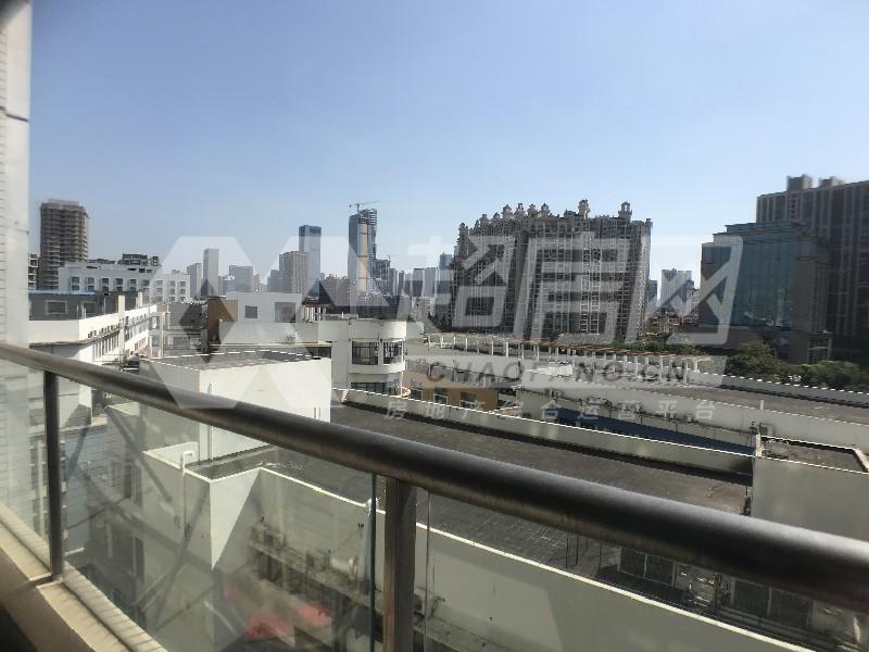嘉仑台出租房阳台