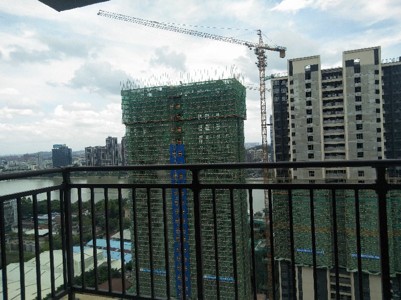 龙湖春江名城出租房露台