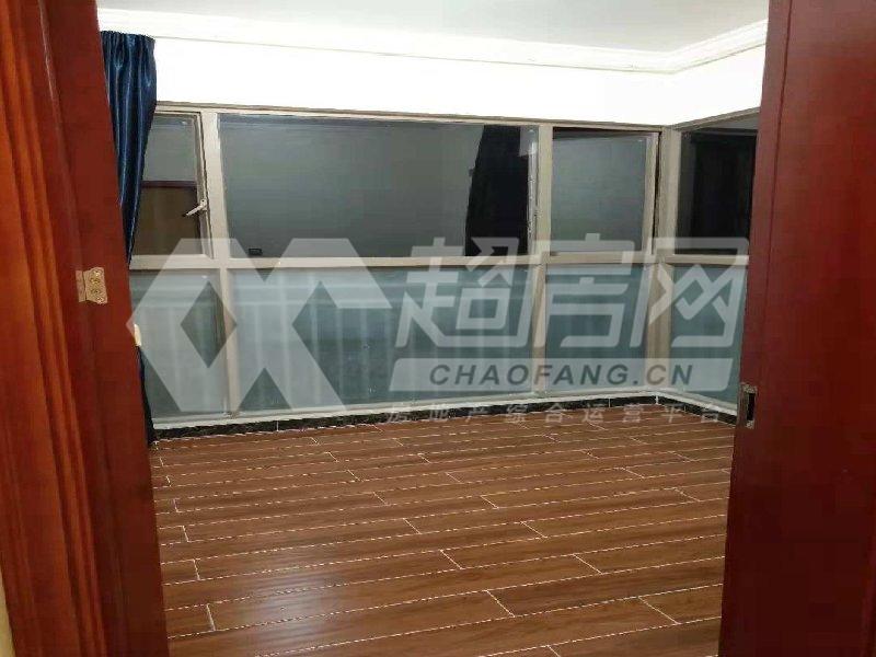 雅居乐英伦首府出租房书房
