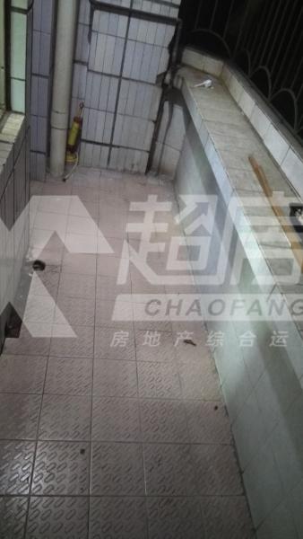 杏中教苑出租房阳台