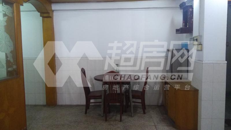 杏中教苑出租房客厅