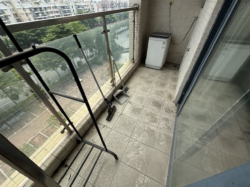 勒水名筑出租房阳台