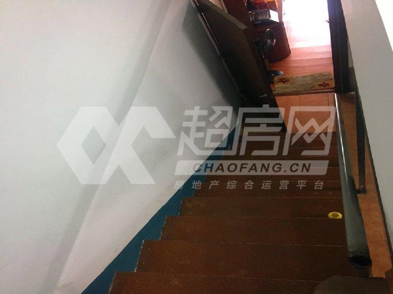 桂畔怡景湾出租房卧室