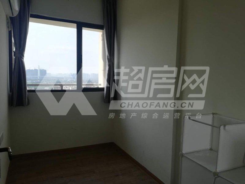 福朋喜来登出租房卧室
