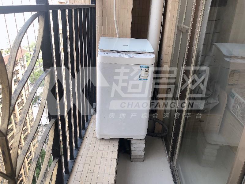 柏涛湾出租房阳台