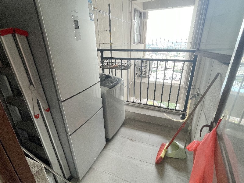 涛汇御河湾出租房书房