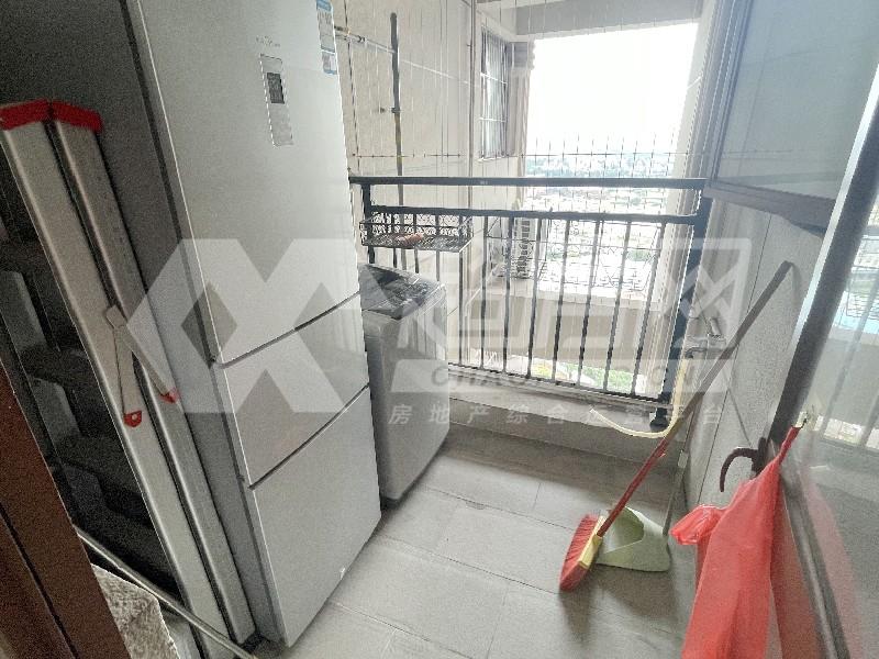 涛汇御河湾出租房书房