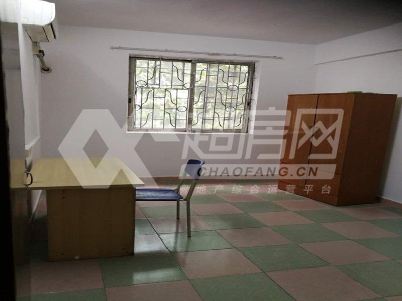 百福楼出租房阳台