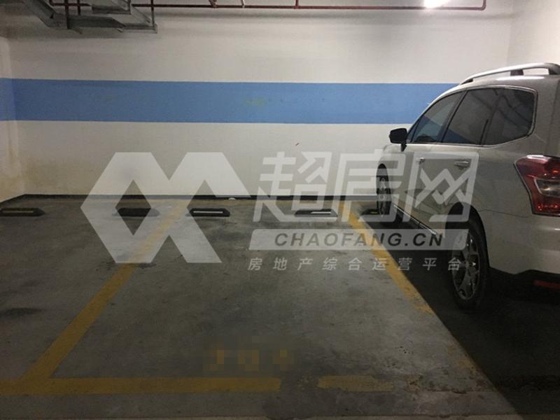 万科沁园出租房客厅