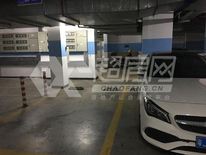 万科沁园出租房卧室