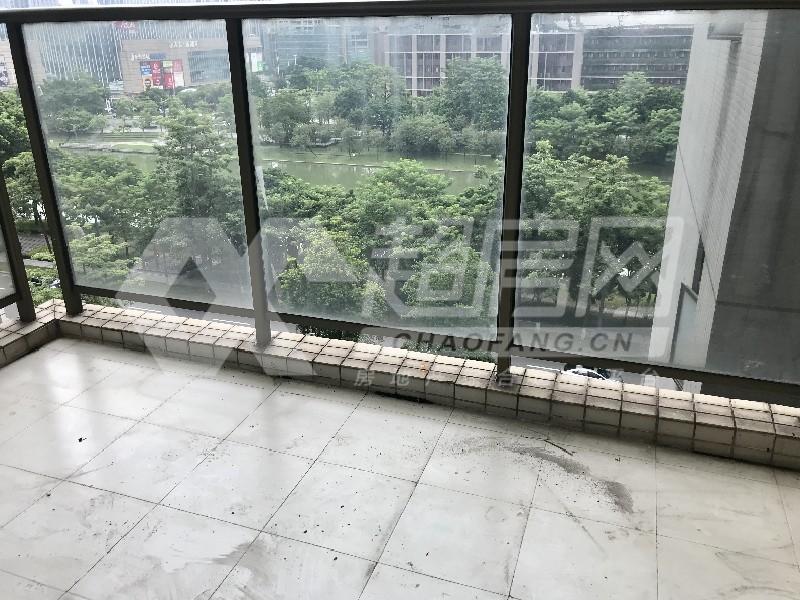 嘉信帝苑出租房阳台
