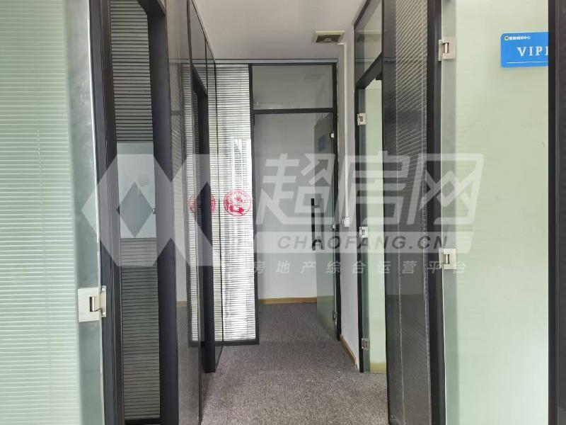 万邦商业广场出租房卧室