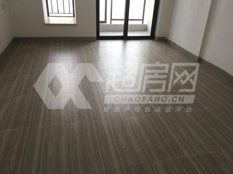 银钻广场出租房客厅