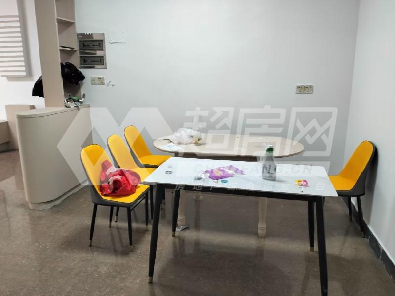 勒流翠景苑出租房书房