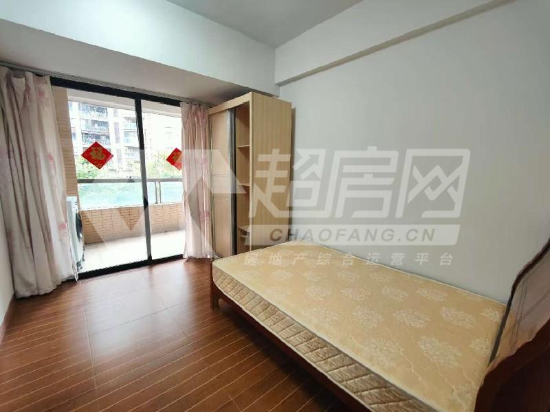 东林美域出租房卧室