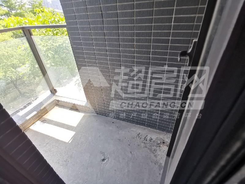 华侨城天鹅湖出租房阳台