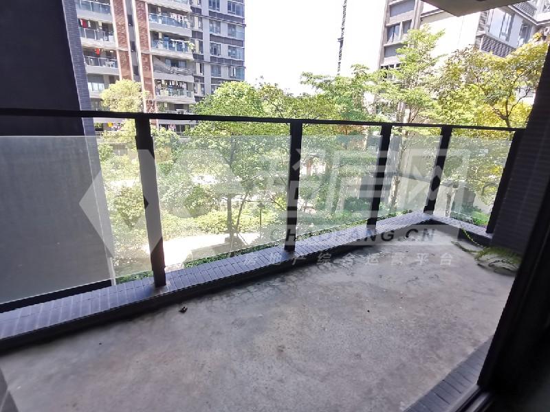 华侨城天鹅湖出租房阳台