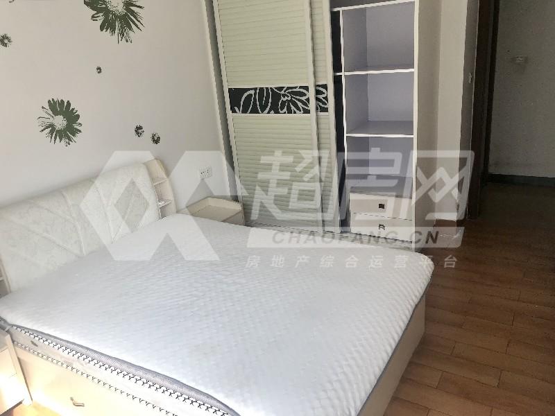 嘉信帝苑出租房卧室