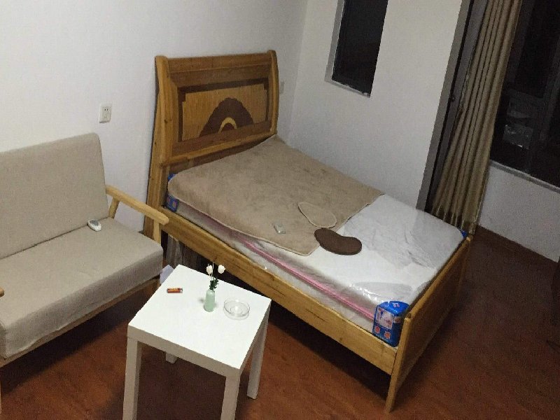 凯蓝名都出租房卧室