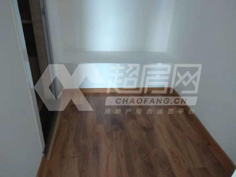 嘉德尚层出租房客厅