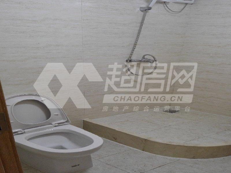 绿地中心（商住楼）出租房书房