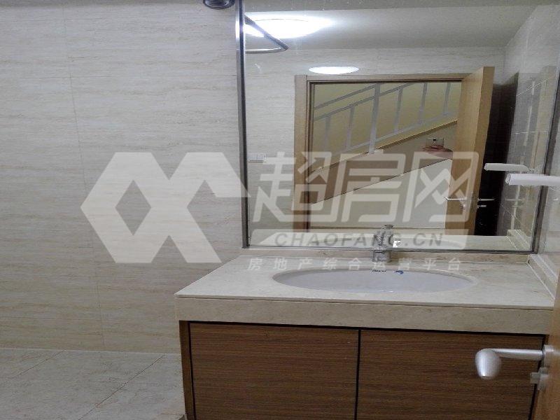 绿地中心（商住楼）出租房书房