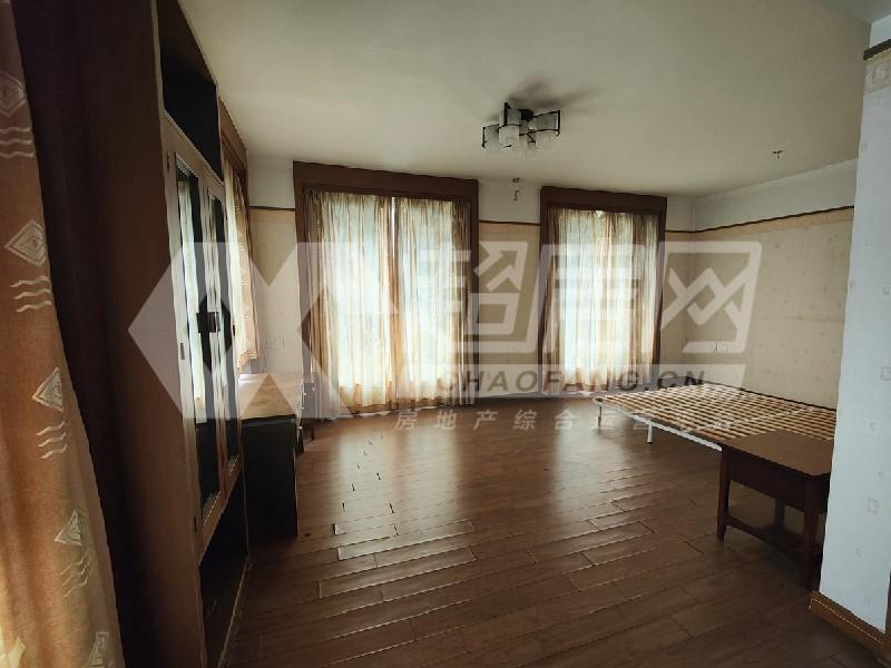 金桂花园出租房卧室