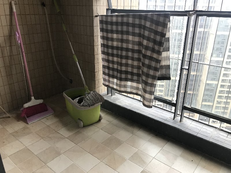乐从风度广场出租房阳台