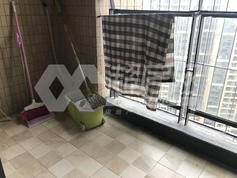 乐从风度广场出租房阳台
